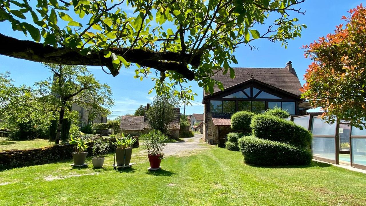 Maison De Charme Piscine Couverte Chauffee Mayrinhac-Lentour Exterior foto